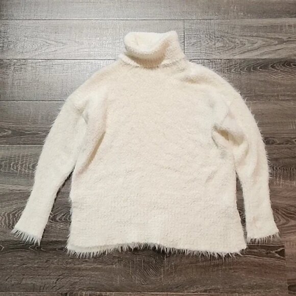 Aerie Offline plush Turtleneck - Picture 2 of 6